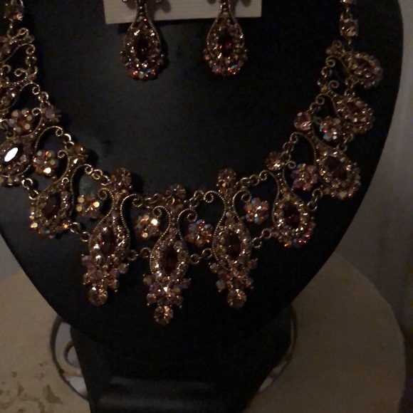 Austrian Crystal Necklace Set - Picture 2 of 5